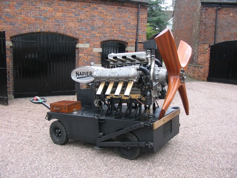 http://i70.photobucket.com/albums/i101/racer2_uk/NapierLionnewcarbs001.jpg