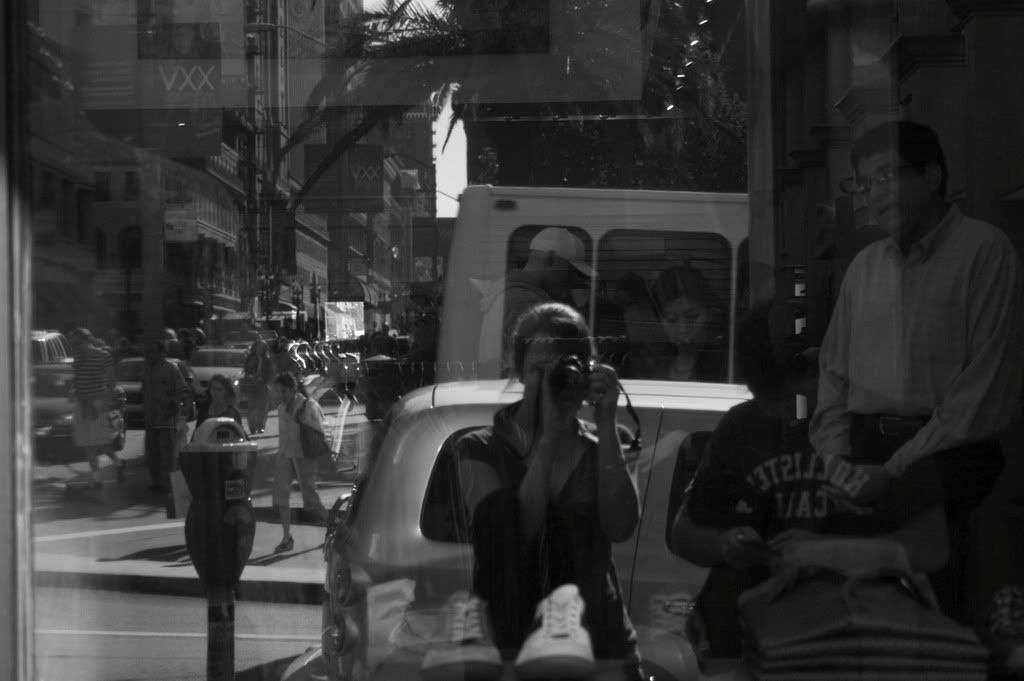 IMAGE: http://i70.photobucket.com/albums/i101/randomredhead513/mewindow.jpg