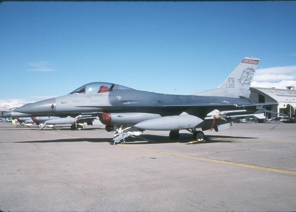 F-16C86-212FS.jpg