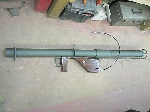 bazooka_m1a1_18.jpg