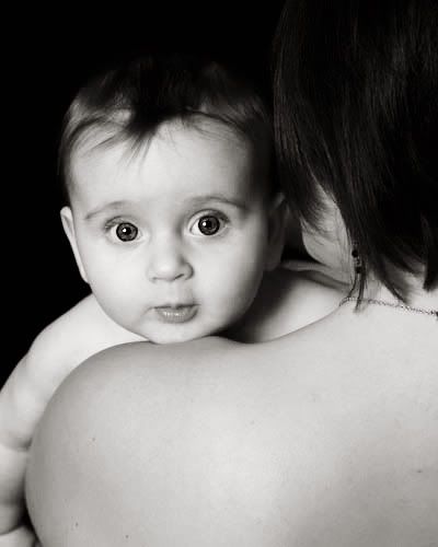 IMAGE: http://i70.photobucket.com/albums/i117/yorkiekisses/Photo%20Editing/IMG_3503copyBW2.jpg