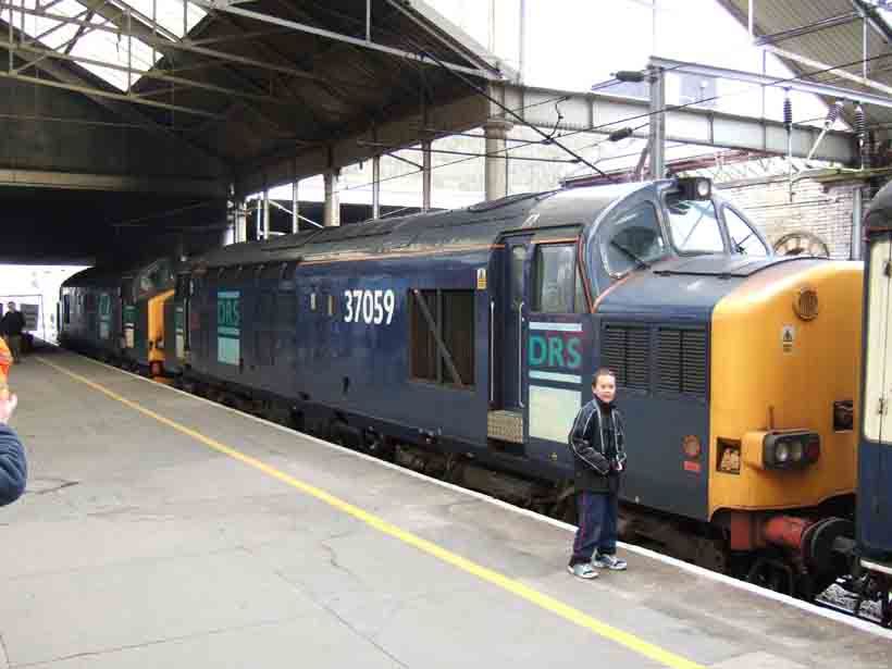 http://i70.photobucket.com/albums/i87/Southendheritage/Odds%20N%20Ends/37059_at_Crewe.jpg