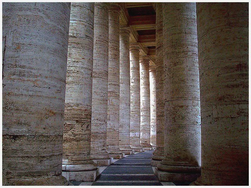 vatican white pillars