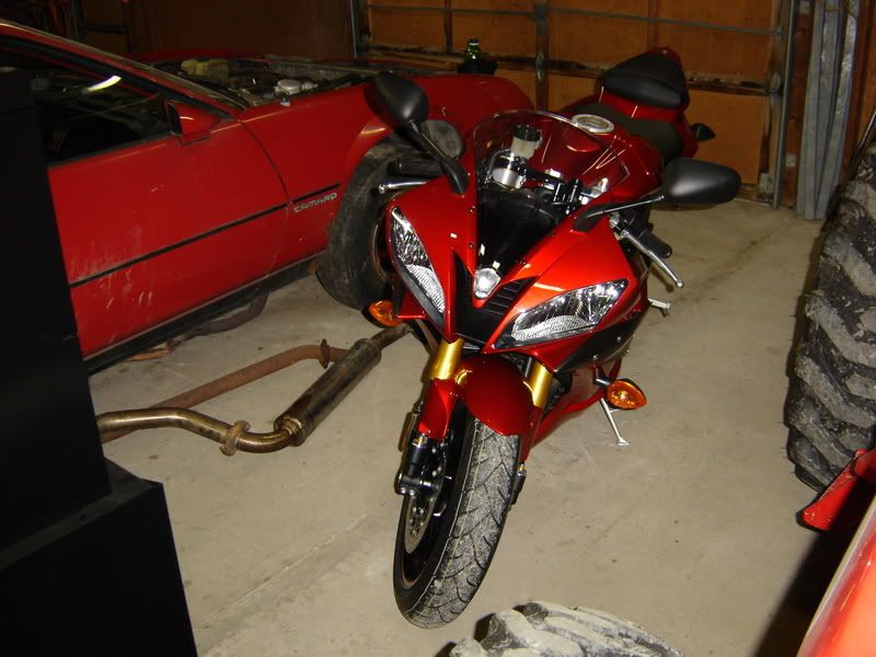 http://i70.photobucket.com/albums/i99/VEE6/My%20Bike/2.jpg