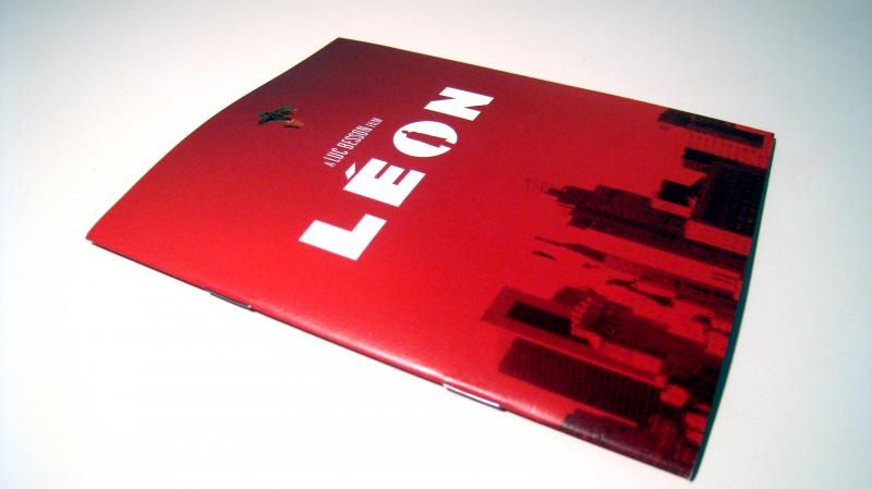 http://i70.photobucket.com/albums/i101/Futurhythm/Steelbooks/Leon/leon_booklet.jpg