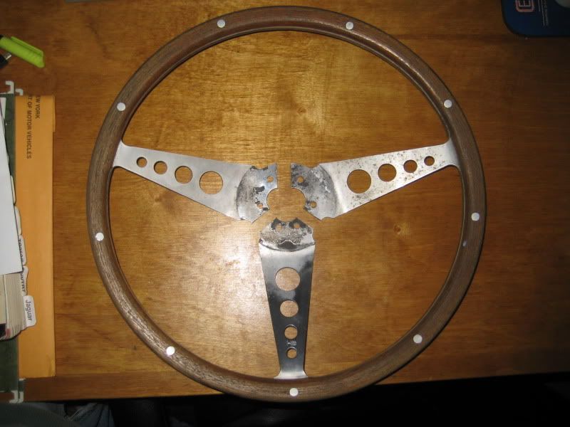 1-9-10-SteeringWheelfrompartscar001.jpg