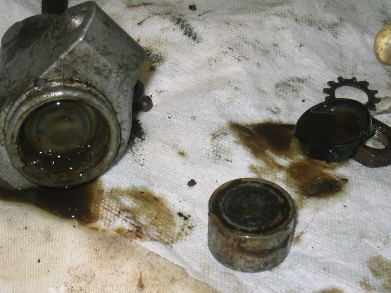 4-22-06-ClutchSlavestarterremoval.024.jpg